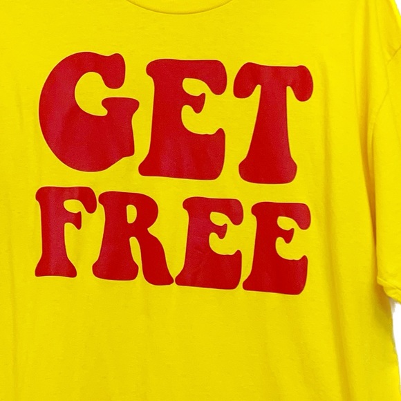 Graphic Tee Yellow Size Large - Picture 5 of 5